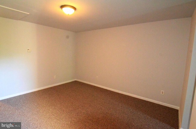 Building Photo - 225 E Lafayette Ave