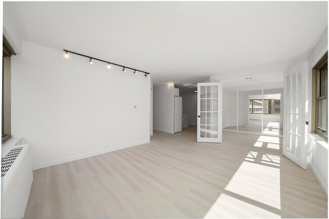 Foto del edificio - 247 E Chestnut St