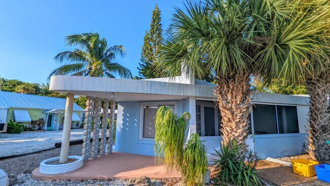 Building Photo - 3813 N Old Dixie Highway A Boynton Beach F...