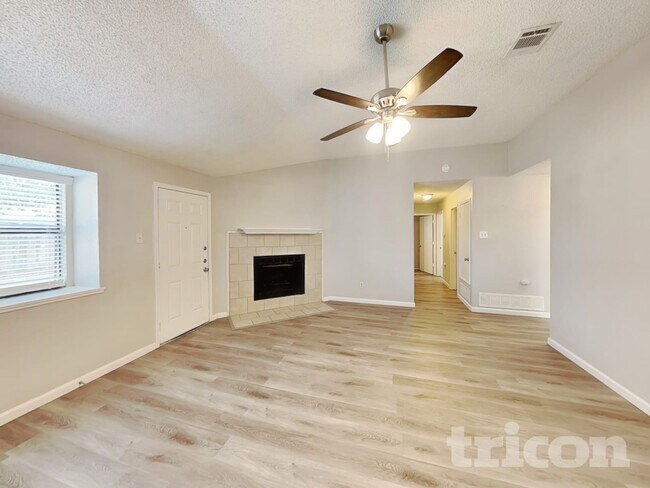 Foto del edificio - 3128 Owen Ln