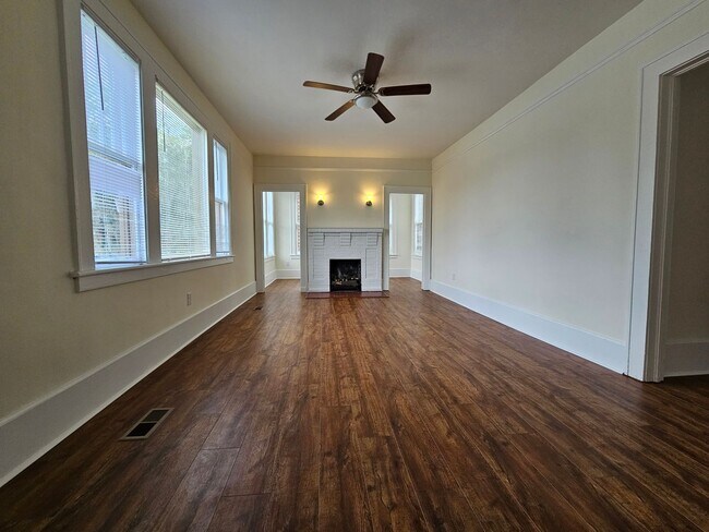Foto del edificio - 515 E 49th St