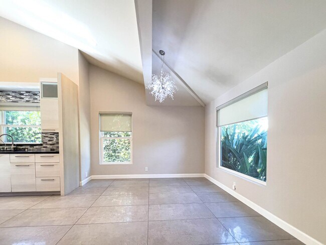 Foto del edificio - 15424 Camarillo St