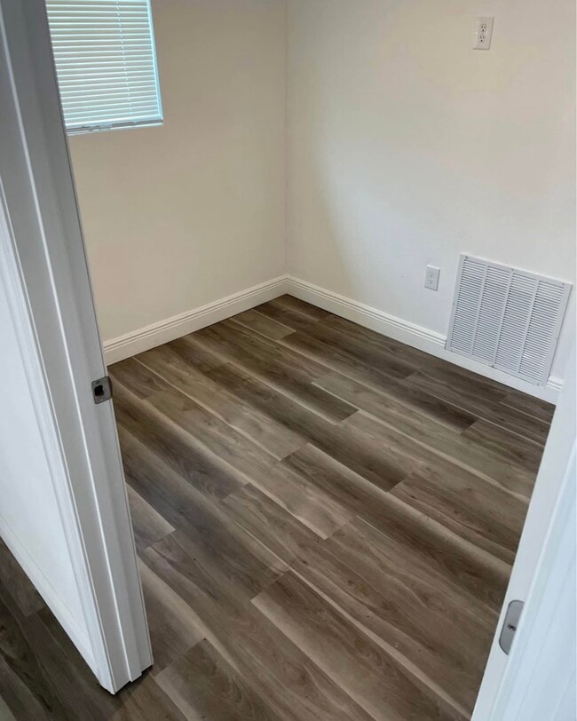 Building Photo - 1620 Ewing Ave