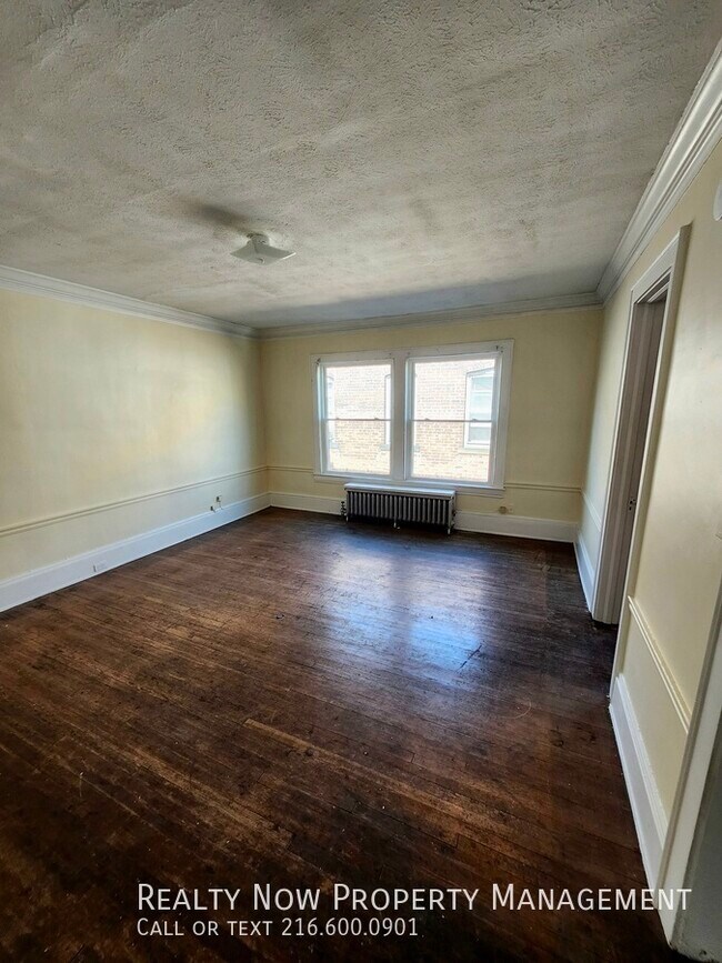 Foto del edificio - 4 Bed 2 Bath Apartment