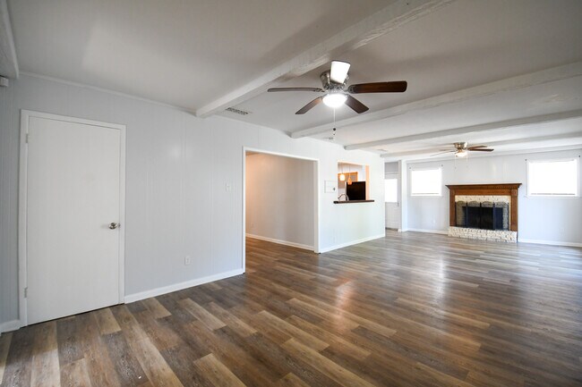 Foto del edificio - 3534 Huntlee Dr