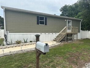 Building Photo - 17507 Raintree Ct