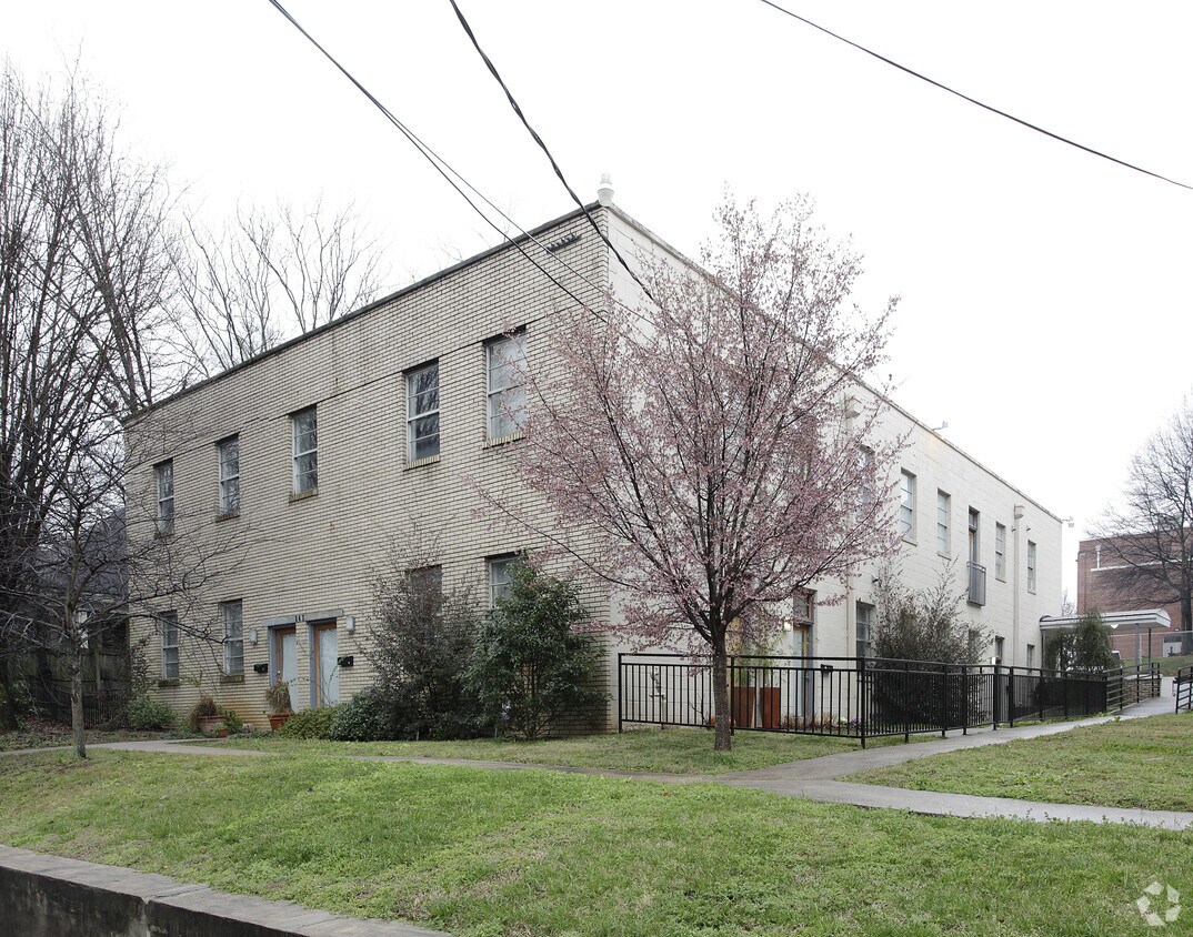 Primary Photo - 363 SE Georgia Ave