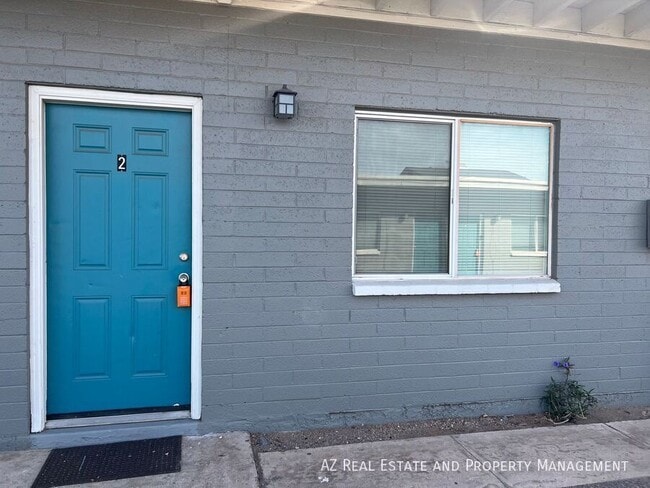 Building Photo - 1229 W Pierce St