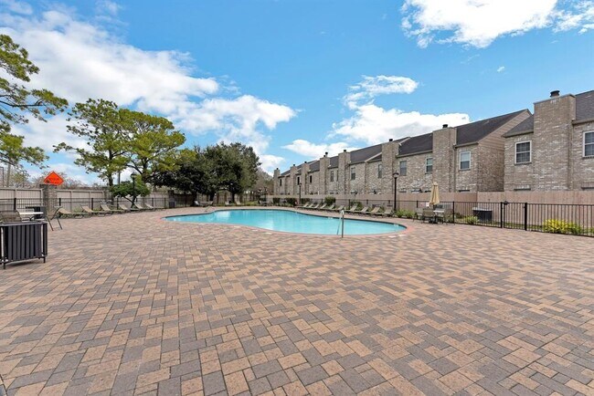 Building Photo - 8063 El Mundo St