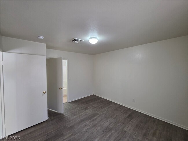 Foto del edificio - 4865 S Torrey Pines Dr