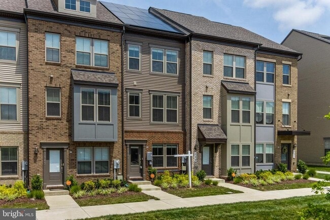Building Photo - 141 Capital Ct