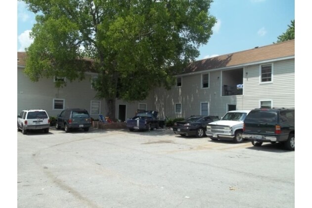Building Photo - Lynlee Lodge