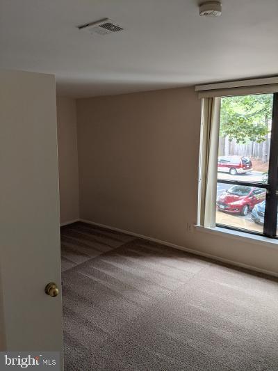 Foto del edificio - 3321 Huntley Square Dr