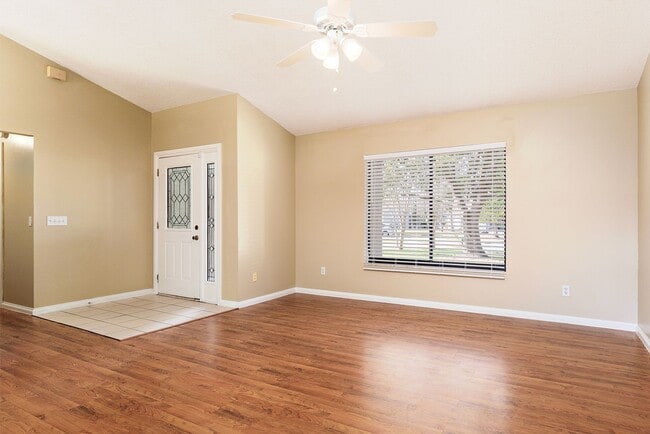 Building Photo - SUPER LOCATION FOR THIS 3/2 w 2 car garage home!!