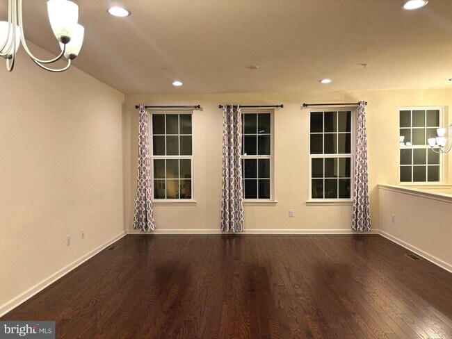 Building Photo - 2260 Matts Way