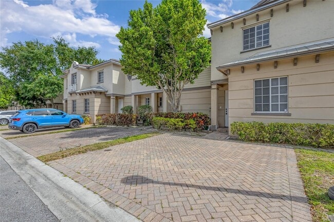 Building Photo - 2037 Nassau Dr