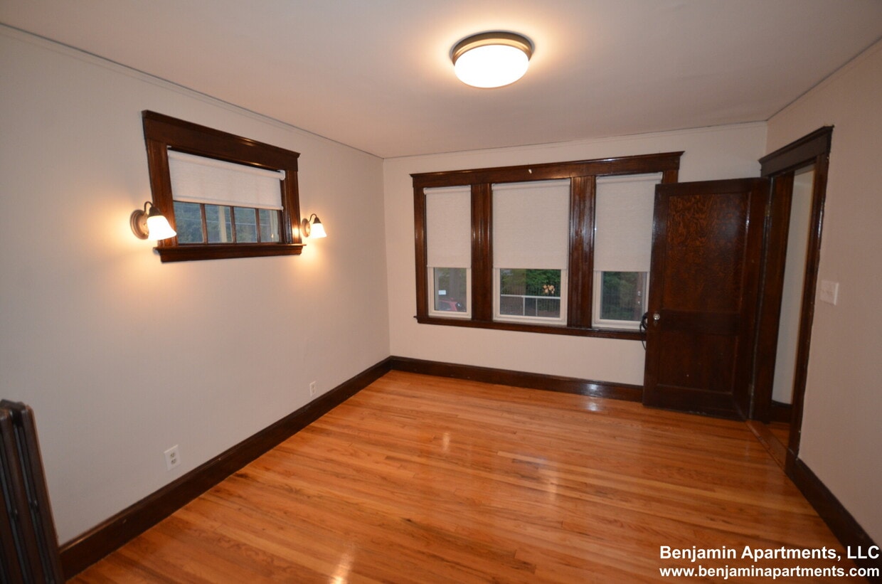 Foto principal - 77 Walk Hill St