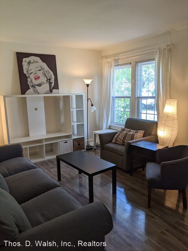 Foto del edificio - 5 br, 2 bath House - 3714 T Street NW