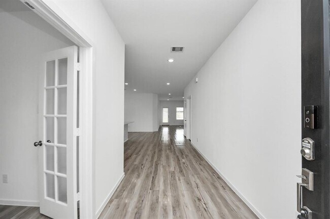 Building Photo - 5106 Marlin Reef Dr