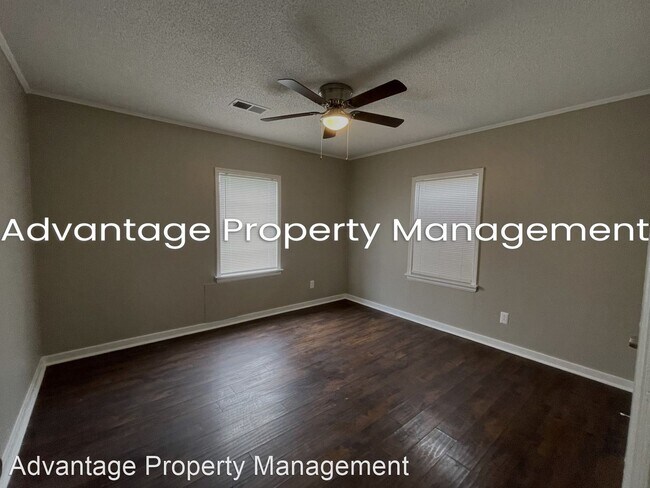 Foto del edificio - 4 br, 2 bath House - 3540 Marion Ave.