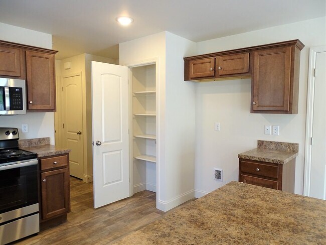 Building Photo - 260 Wildflower Dr