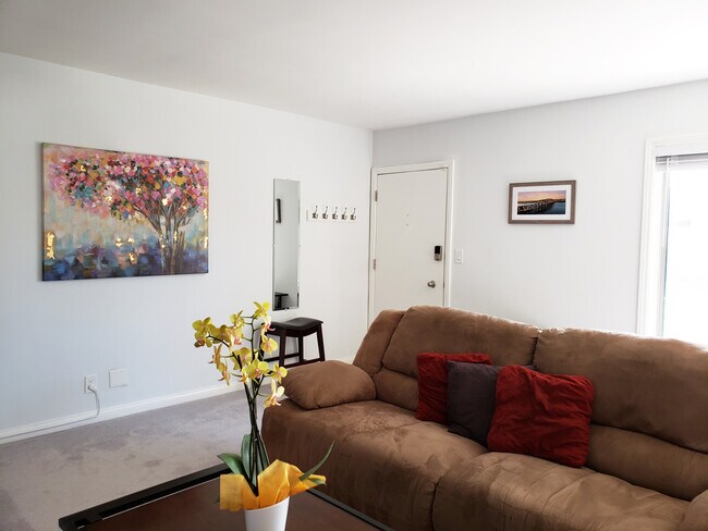 Building Photo - 2002 4th St