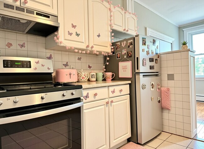 Building Photo - 72 Egmont St