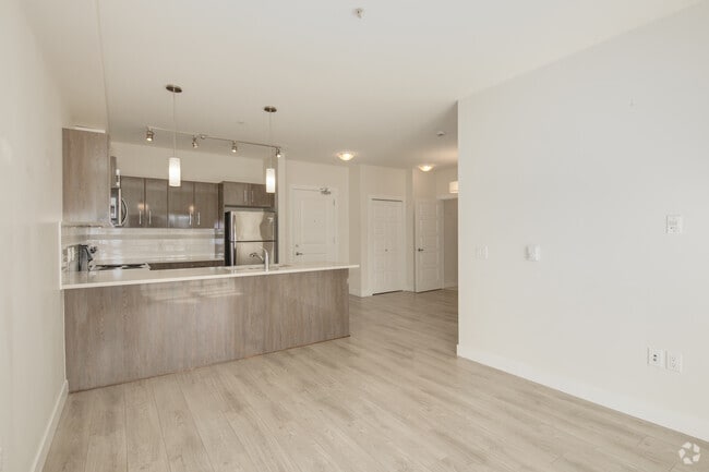 1BR, 1BA - 640SF - Living Room - Parkview Place