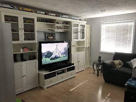 Building Photo - Beautiful home for rent