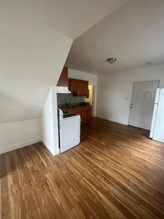 Building Photo - 136 Walnut Ave