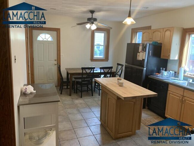 Foto del edificio - 3 bedroom in Brighton MA 02135