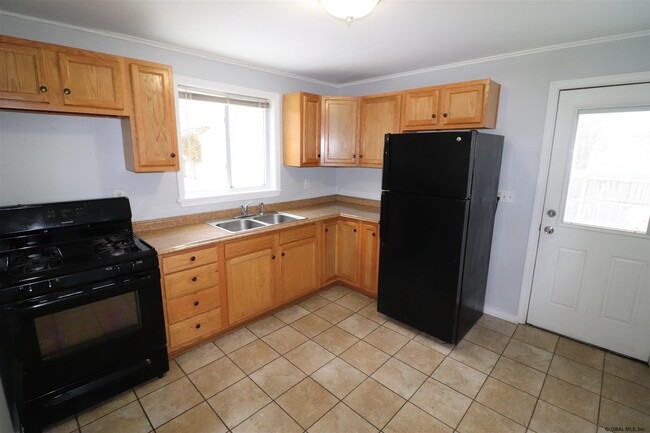 Building Photo - 6 Rapple Dr