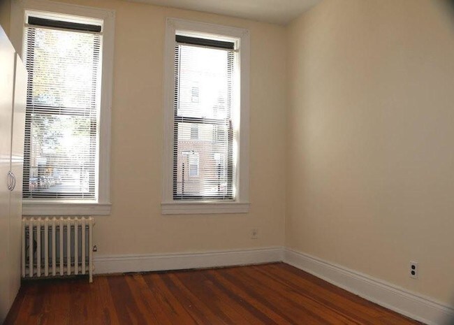 Building Photo - 5323 Skillman Ave