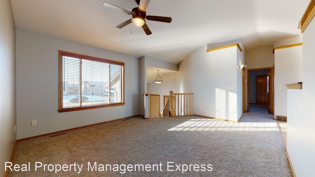 Foto del edificio - 4 br, 2 bath House - 5300 S Galway Ave