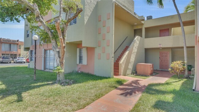 Foto del edificio - 9390 W Flagler St