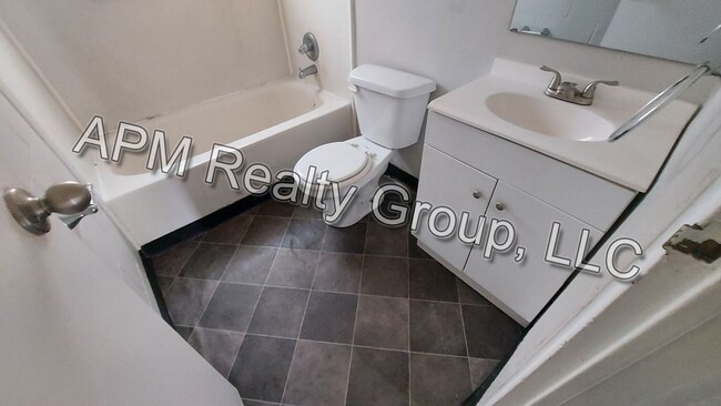 Foto del edificio - Two bedroom apt near Harden Street