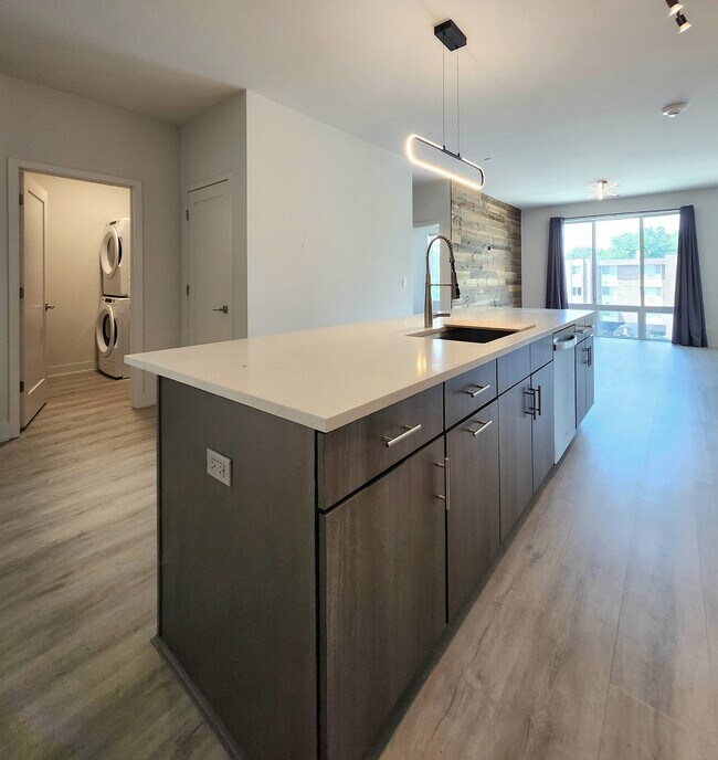 Foto del edificio - 5117 Fairview Ave