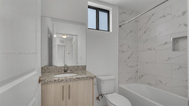 Foto del edificio - 2400 W 5th Way