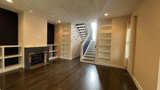 Foto del edificio - Luxury Brownstone in the heart of 12 South