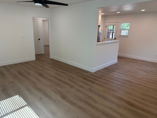 Foto del edificio - Modern Renovated Unit in Monterey Park
