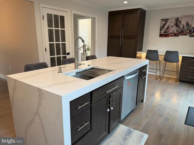 Foto del edificio - 9666 Masterworks Dr