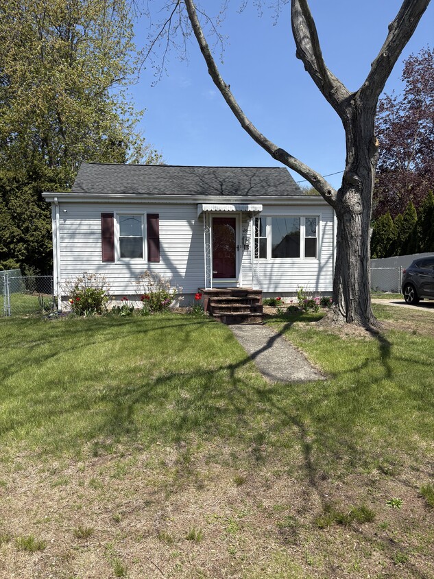 Primary Photo - 29 Bray Ave