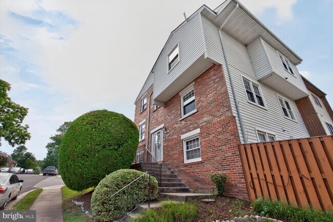 Building Photo - 9457 Jenerio Ct