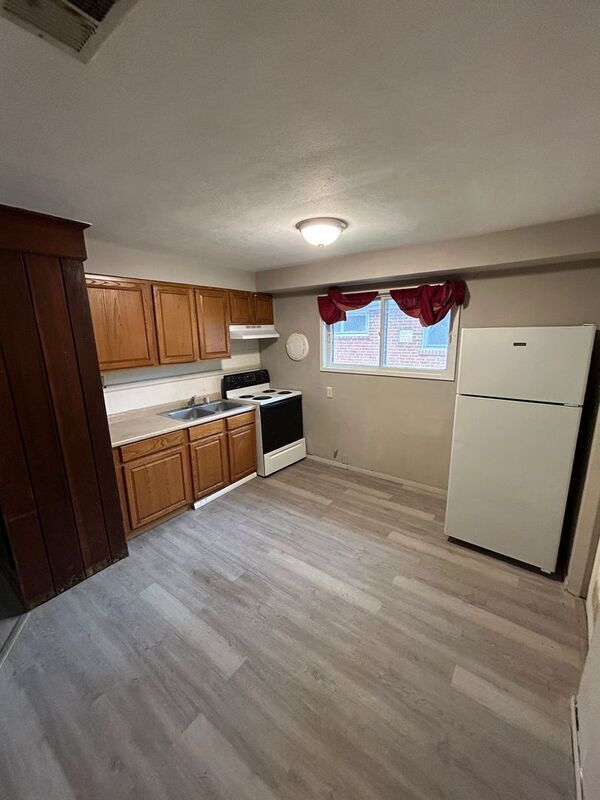Building Photo - 6817 Woodhurst Dr