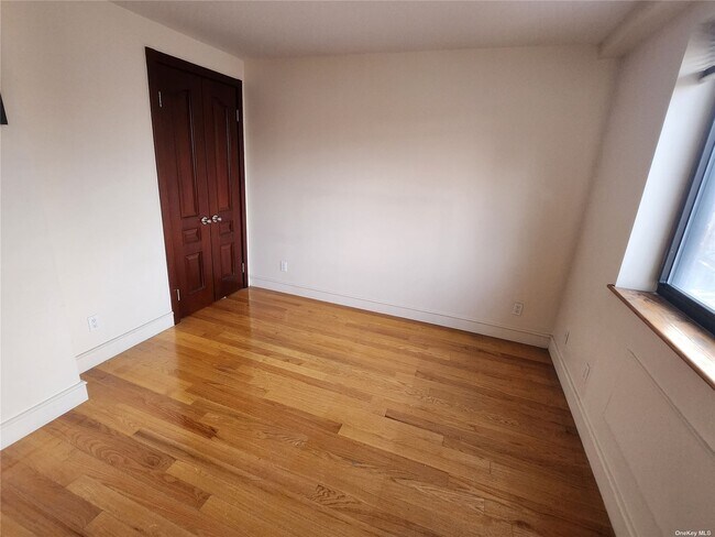 Foto del edificio - 132-26 Avery Ave