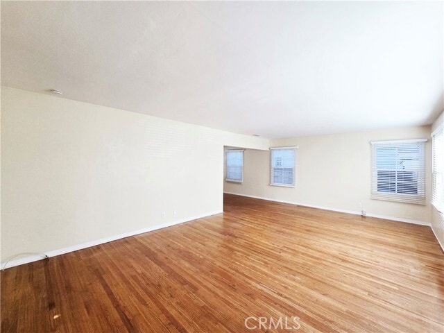 Foto del edificio - 3869 Bandini Ave