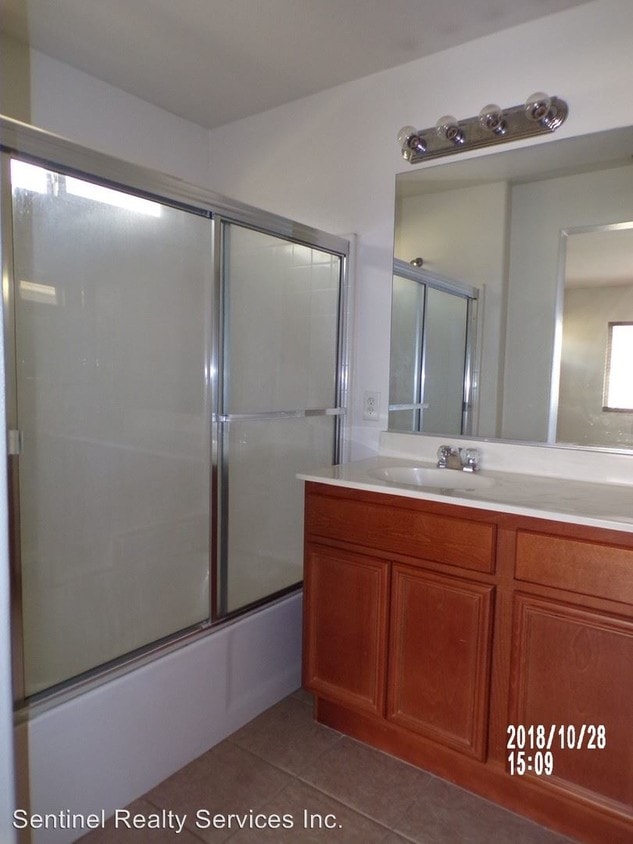 2 br 25 bath house   25820 iris ave unit b moreno valley ca building photo