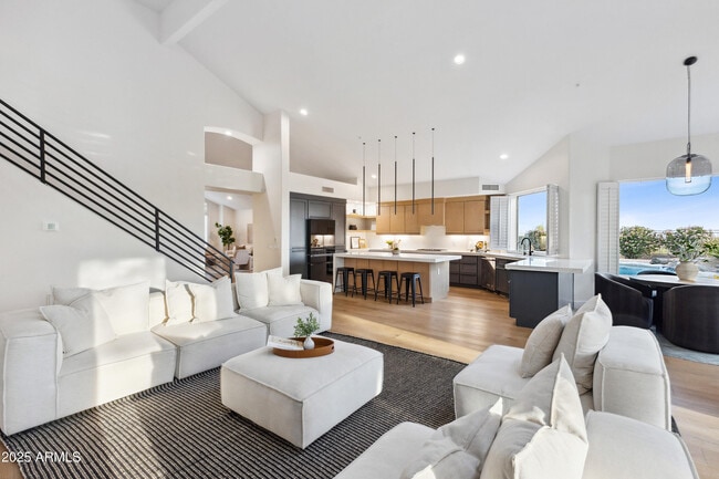 Building Photo - 10875 E Mirasol Cir