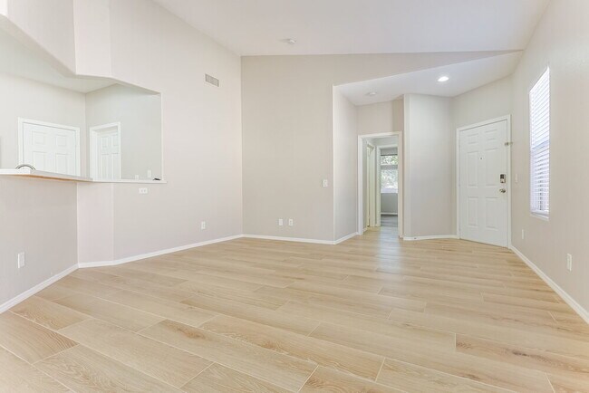 Building Photo - 2741 N Kenton