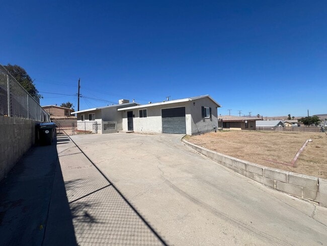 Foto del edificio - Beautifully Remodeled Home